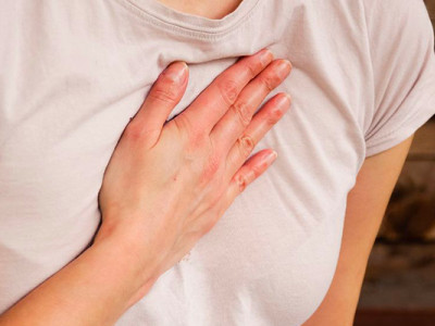 Douleur thoracique, symptôme courant des derniers stades du cancer de l’œsophage