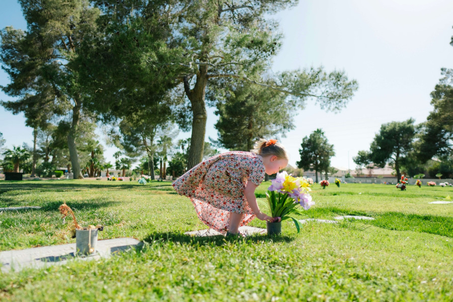 Simple Inhumation Inhumation : Guide complet 2026 - Démarches, coûts et conseils